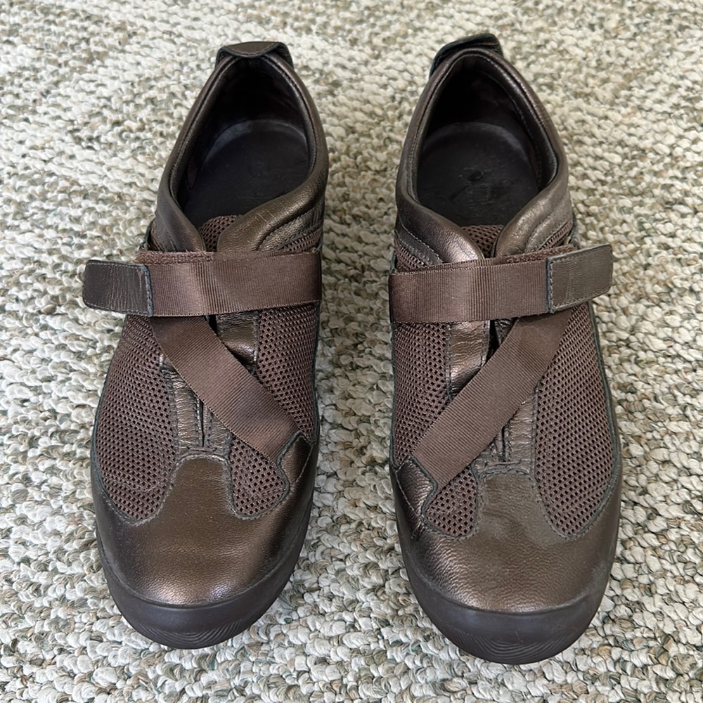 Cole Haan Shoes size 9 EUC with Velcro in gorgeous copper color.